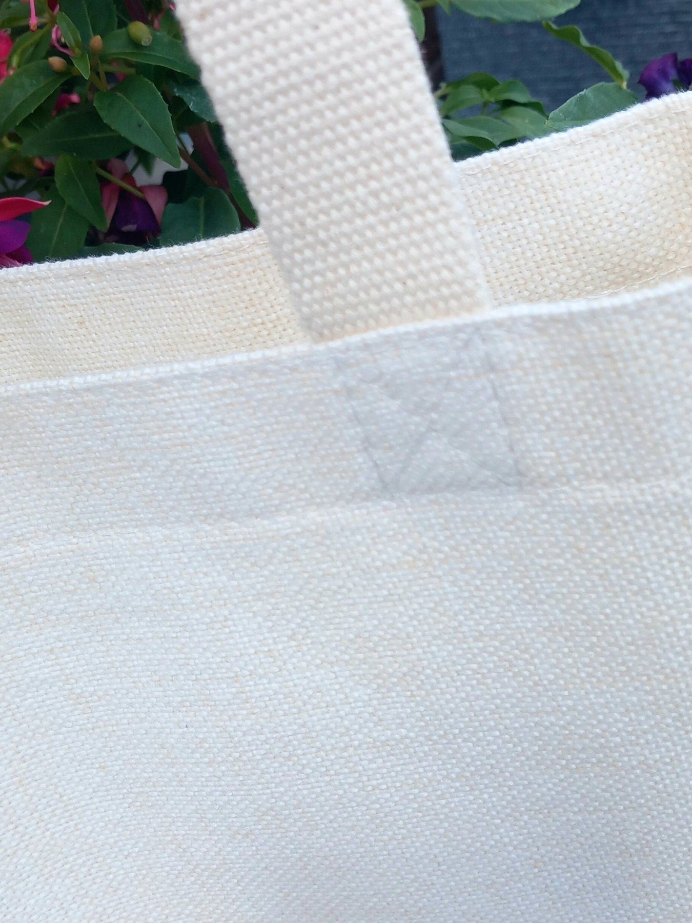 'Let Them' - Inspirational Quote - Linen Tote Bag
